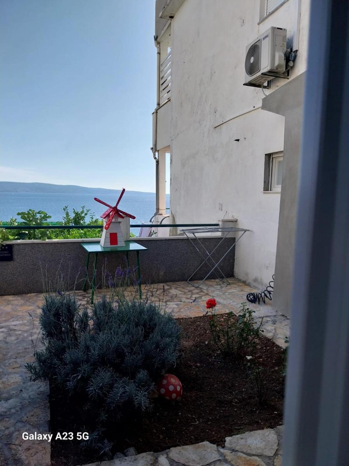 Judita Omiš Esterno foto
