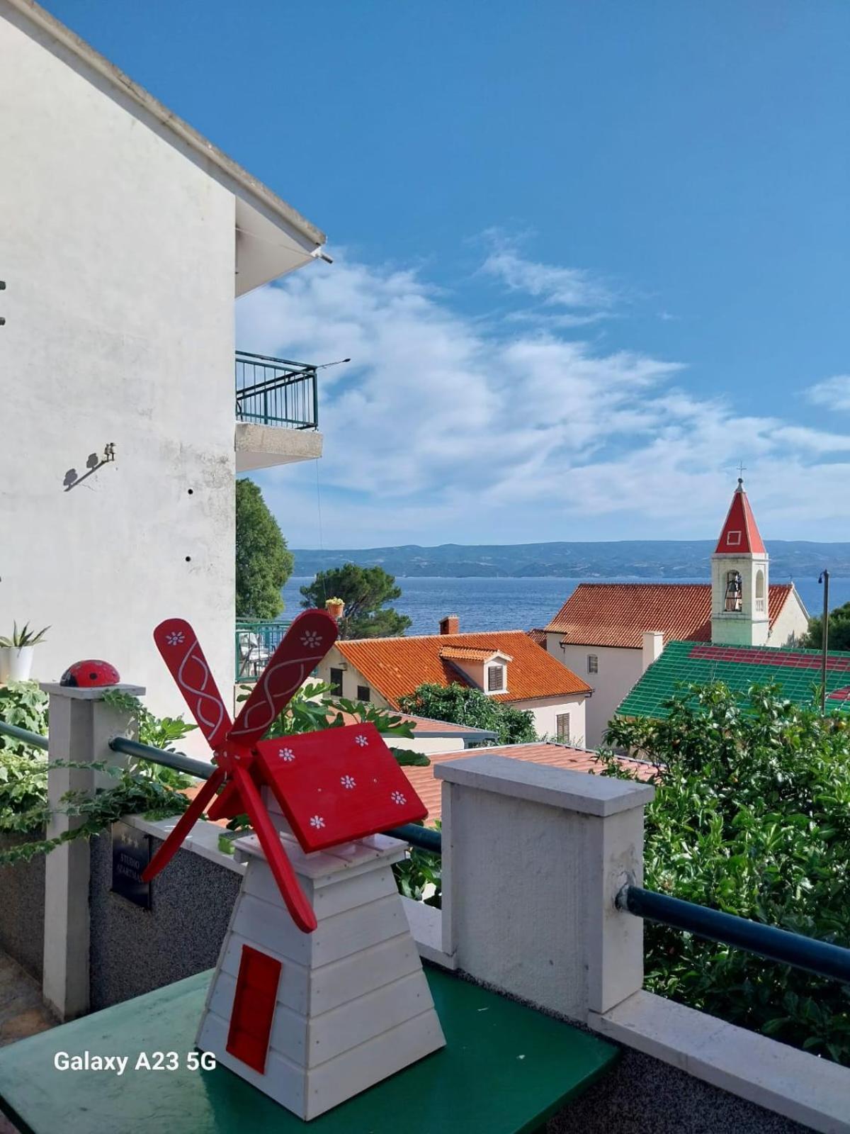 Judita Omiš Esterno foto
