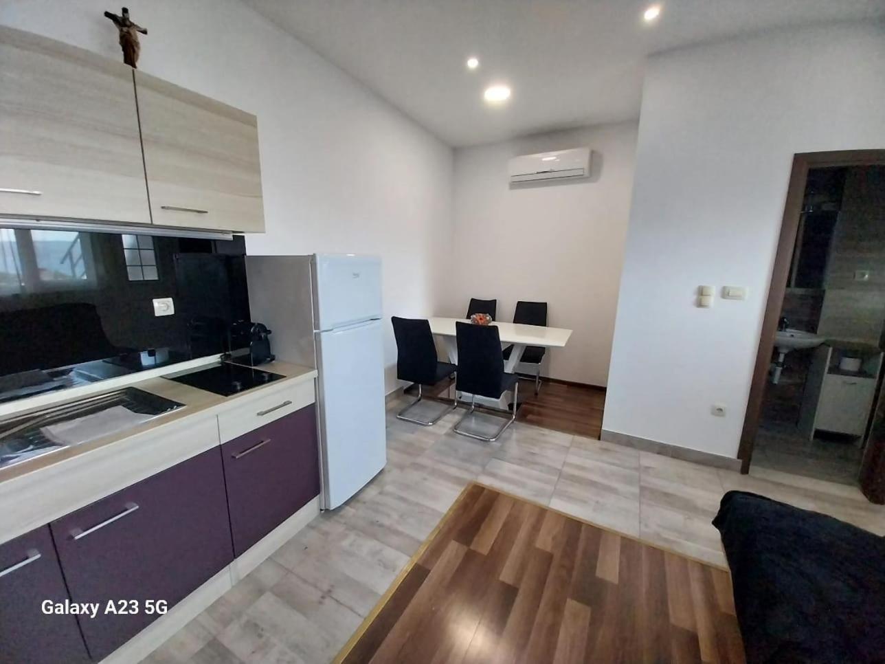 Judita Omiš Esterno foto